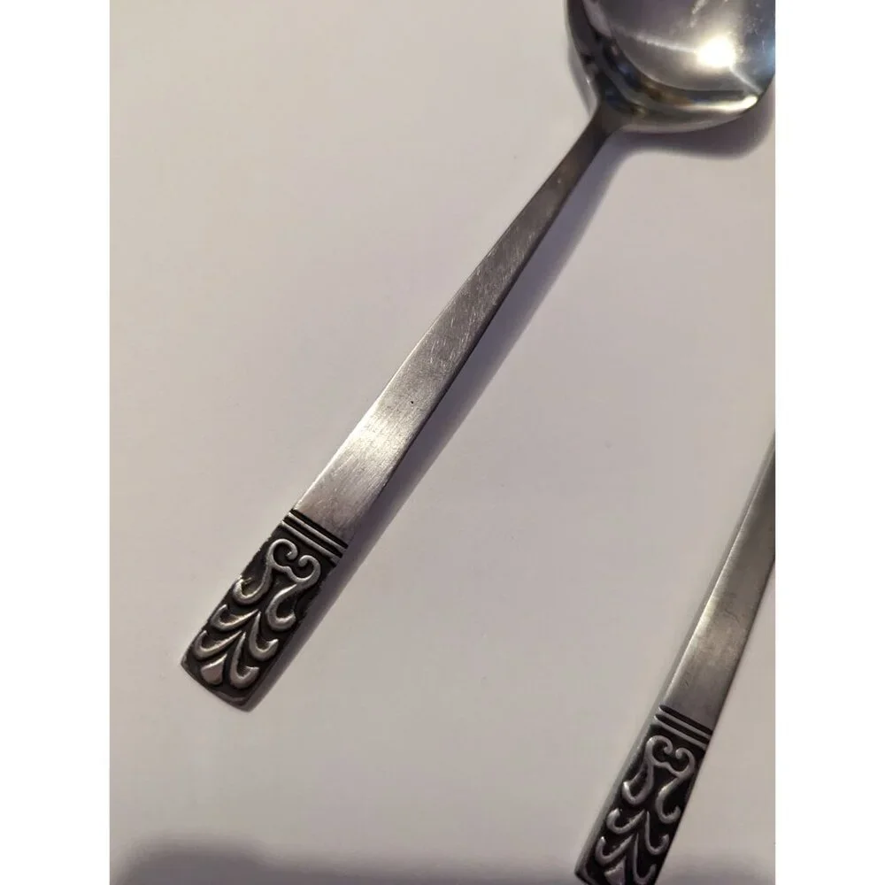 VTG CARLYLE Hong Kong stainless cameo pattern lot‎ 2 soup & jelly spoon replace